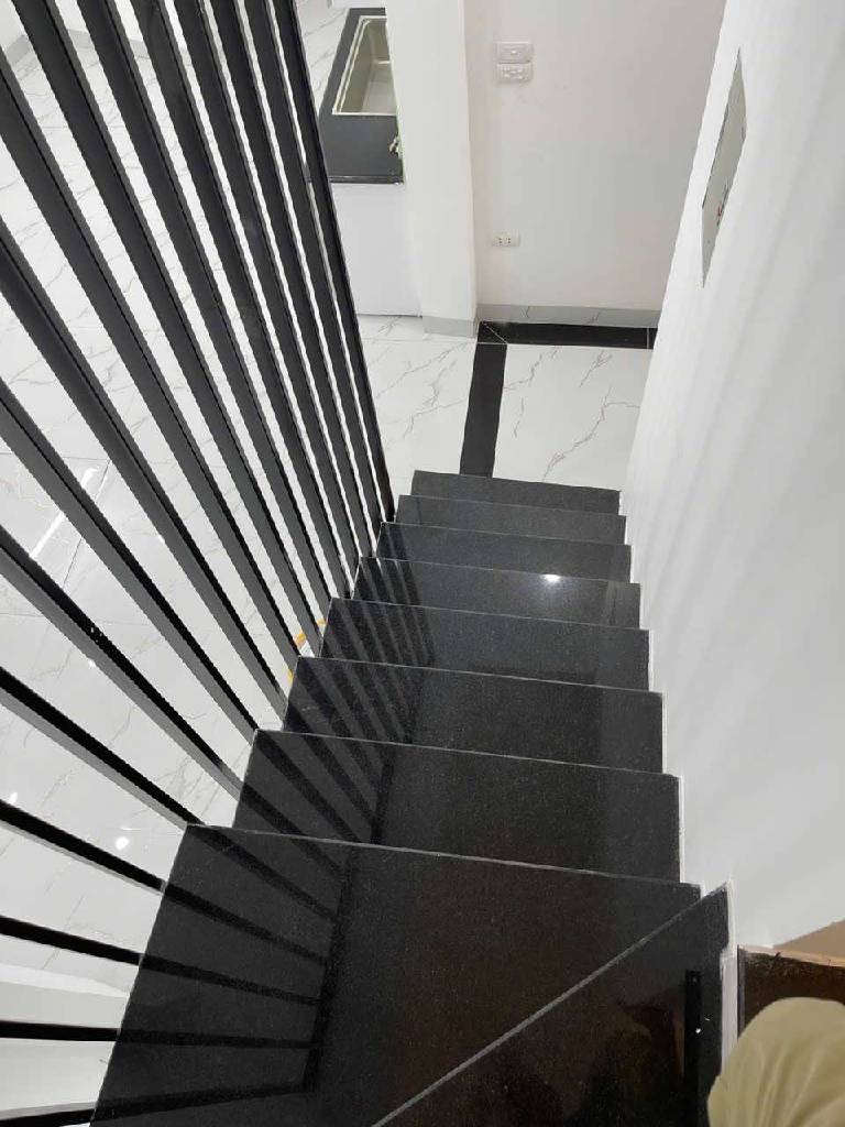 Bán nhà Kim Ngưu - diện tích 67m2 5 tầng - ô tô tránh - giá 15 tỷ