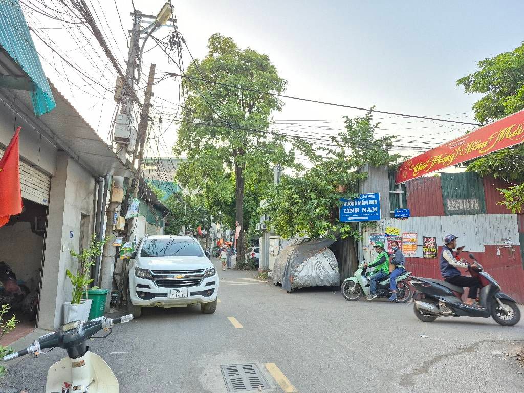 Bán nhà Nam Dư - diện tích 76m2 4 tầng - ô tô tránh - giá 10,5 tỷ