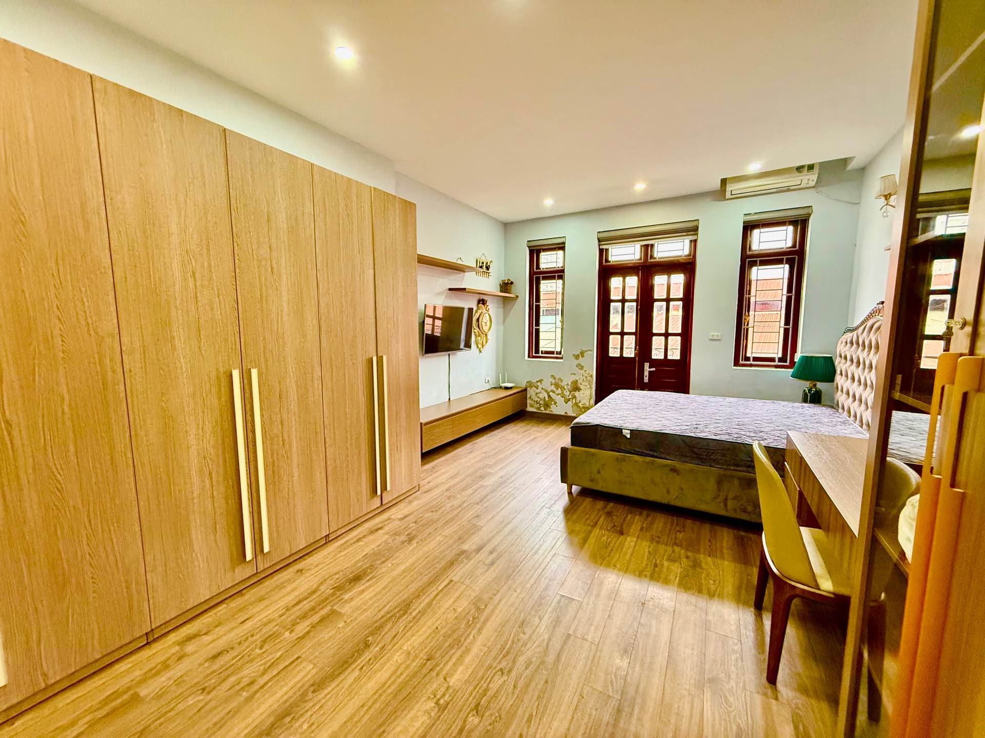 Bán nhà Trương Định - diện tích 51m2 5 tầng - ô tô tải vào thoải mái - giá 20 tỷ