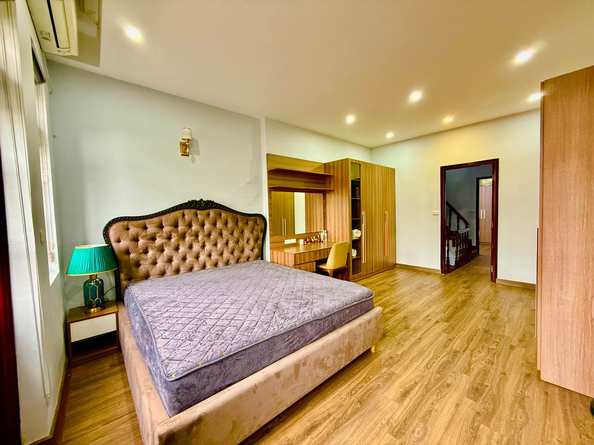 Bán nhà Trương Định - diện tích 51m2 5 tầng - ô tô tải vào thoải mái - giá 20 tỷ