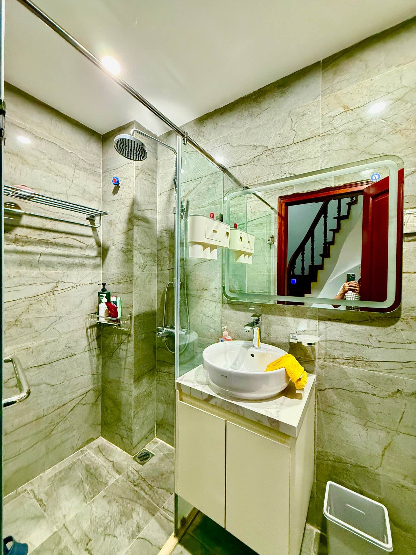 Bán nhà Trương Định - diện tích 51m2 5 tầng - ô tô tải vào thoải mái - giá 20 tỷ