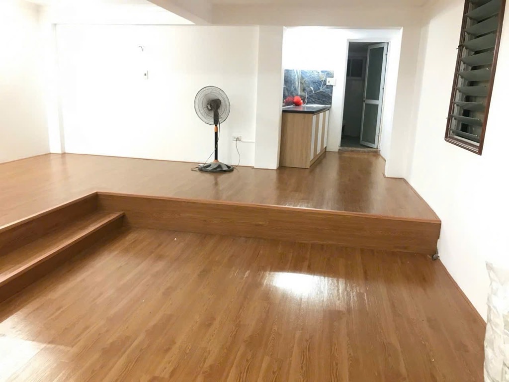 Bán nhà Lương Sử C - diện tích 92.4m2 6 tầng - Ô tô vào nhà - giá 33 tỷ