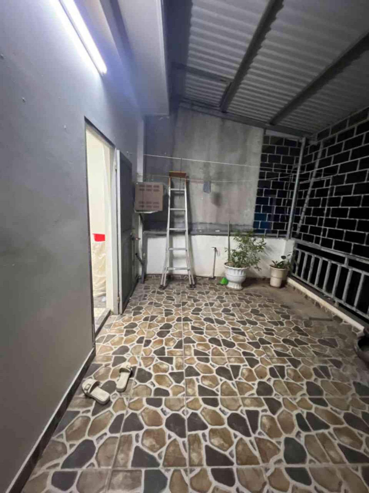 Bán nhà Đại Từ - diện tích 32m2 5 tầng - Ngõ nông - giá 8,8 tỷ