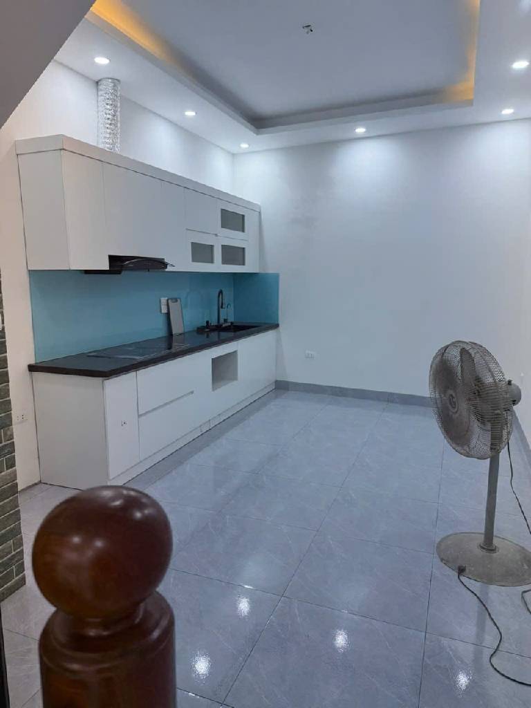 Bán nhà Định Công Thượng - diện tích 39m2 2 tầng - Vị trí đẹp, ô tô tránh - giá 2,75 tỷ