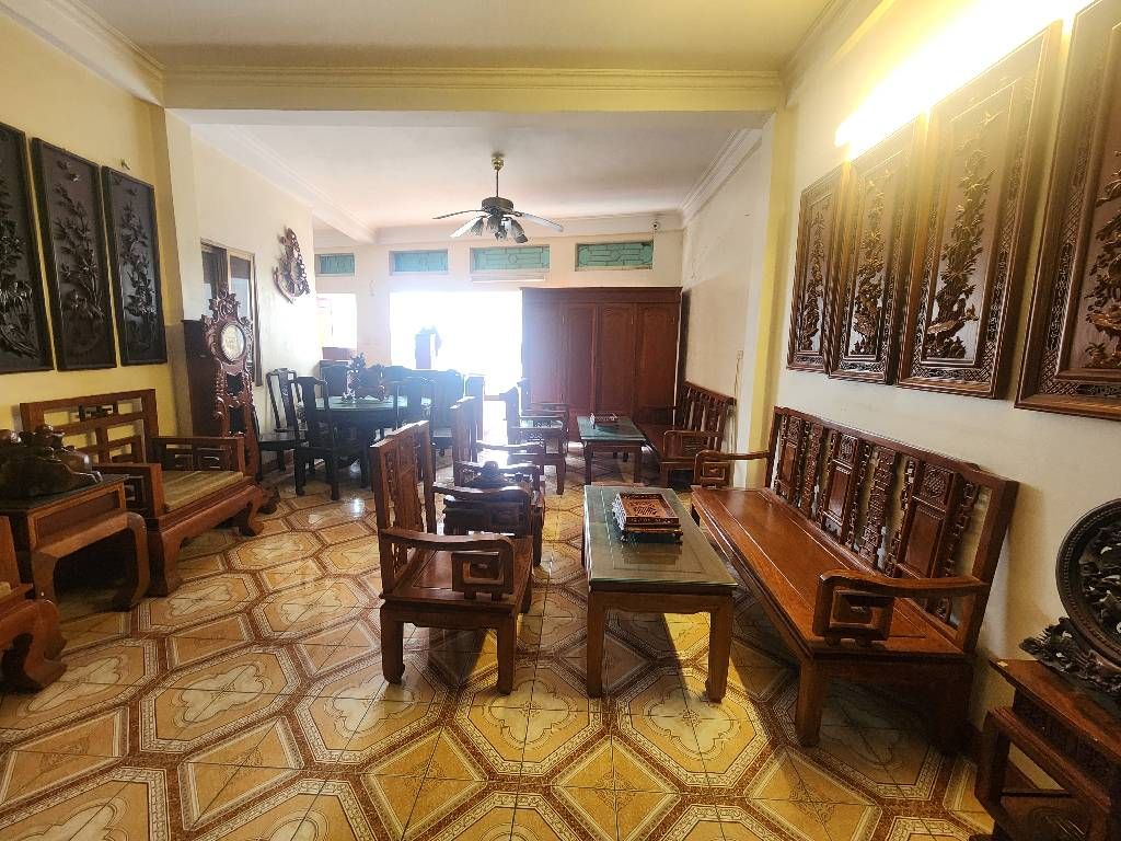 Bán nhà Âu Cơ - diện tích 77m2 3 tầng - Mặt phố kinh doanh sầm uất - giá 25 tỷ