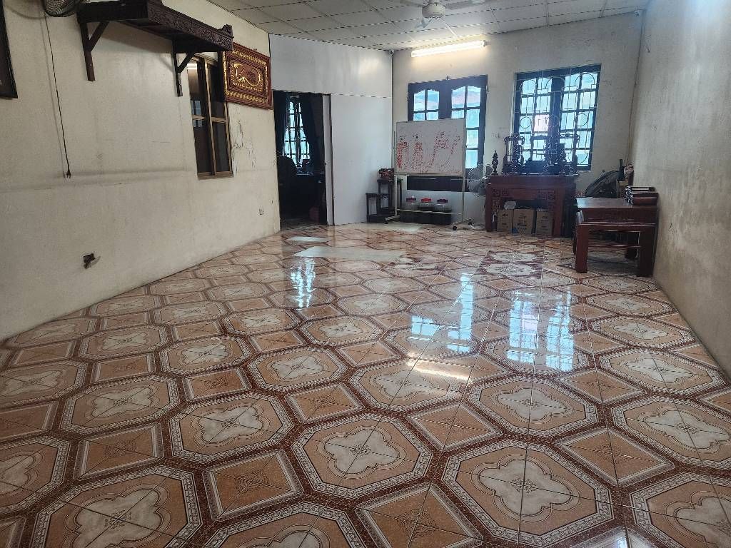 Bán nhà Âu Cơ - diện tích 77m2 3 tầng - Mặt phố kinh doanh sầm uất - giá 25 tỷ