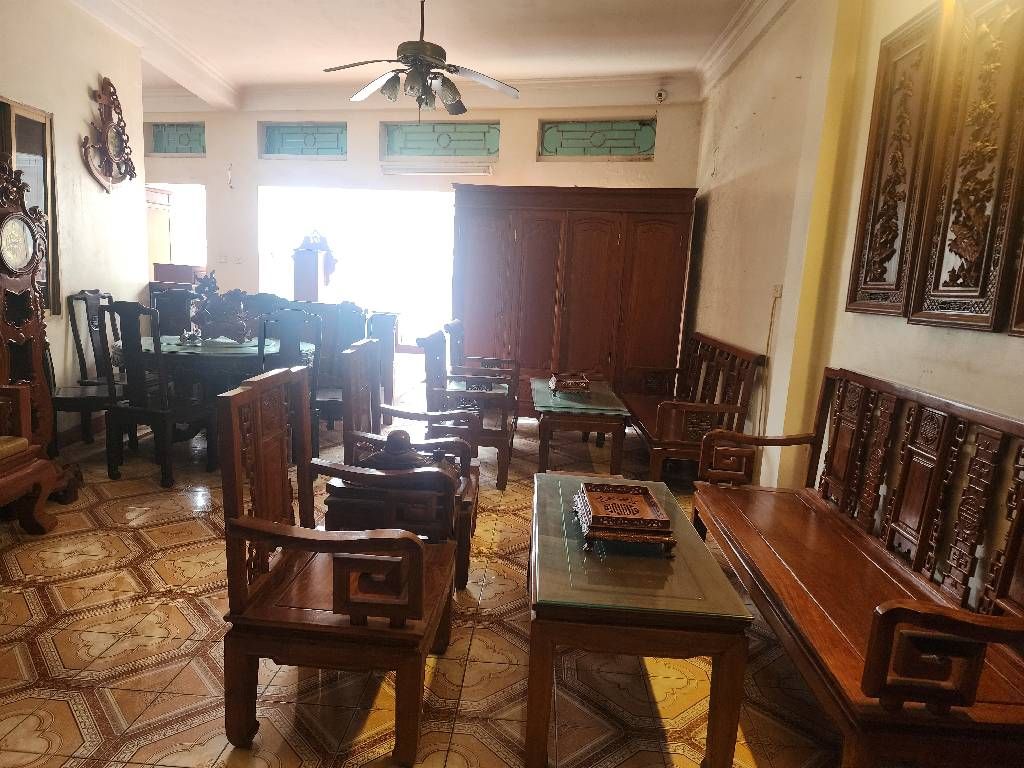 Bán nhà Âu Cơ - diện tích 77m2 3 tầng - Mặt phố kinh doanh sầm uất - giá 25 tỷ