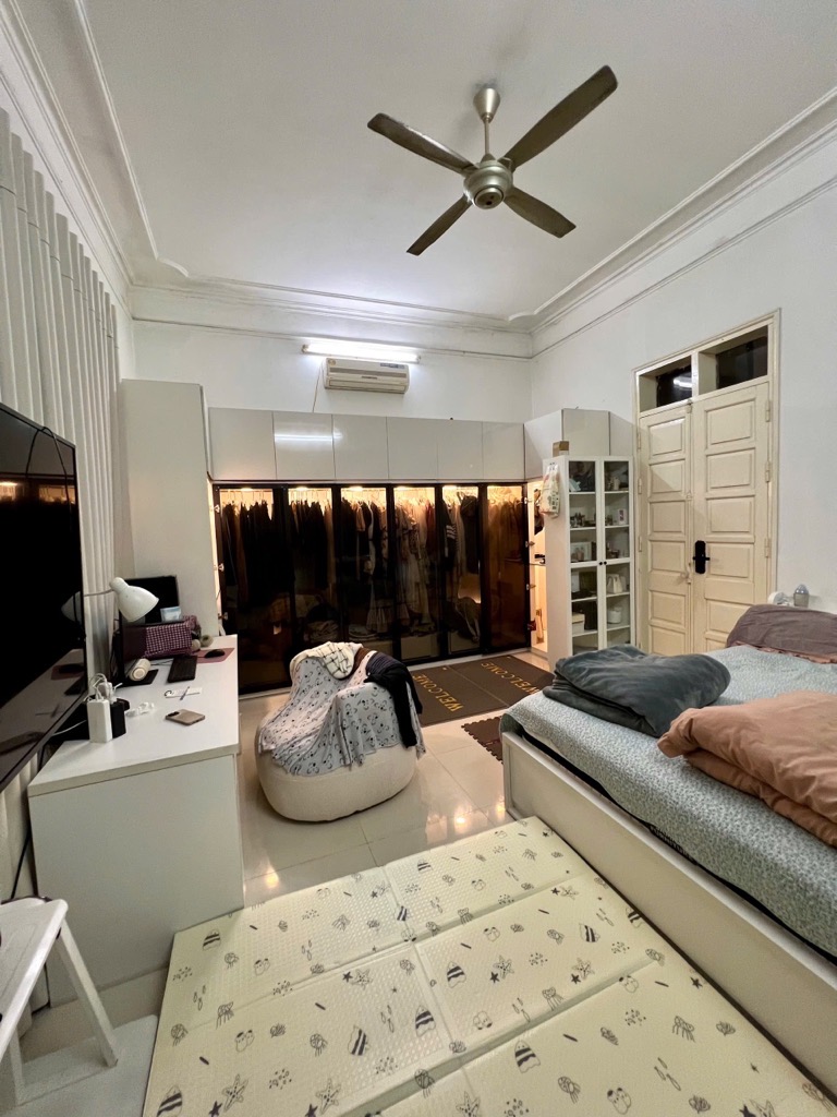 Bán nhà Nguyễn Trãi - diện tích 215m2 2 tầng - Lô góc - giá 58 tỷ