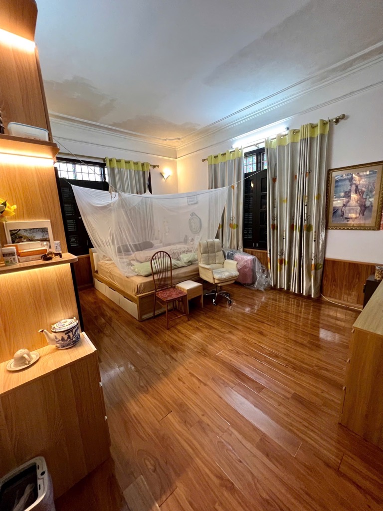 Bán nhà Nguyễn Trãi - diện tích 215m2 2 tầng - Lô góc - giá 58 tỷ