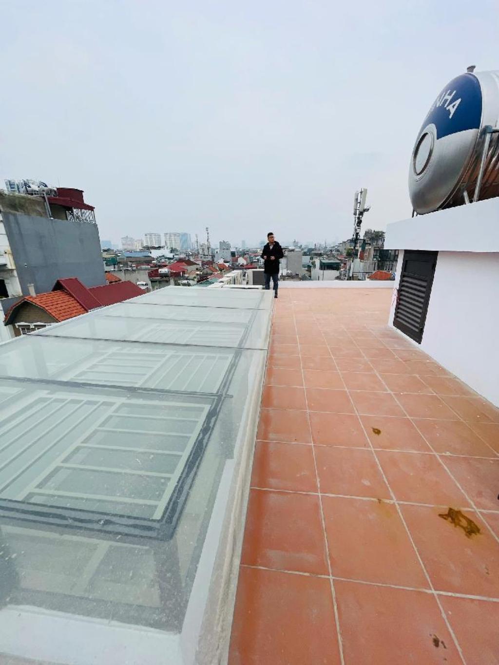 Bán nhà Yên Lạc - diện tích 150m2 7 tầng - Ô TÔ TẢI VÀO NHÀ - giá 52,5 tỷ