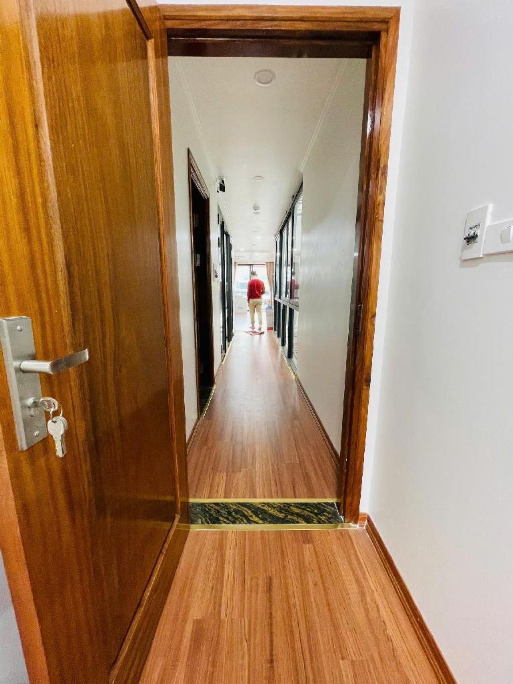 Bán nhà Yên Lạc - diện tích 150m2 7 tầng - Ô TÔ TẢI VÀO NHÀ - giá 52,5 tỷ