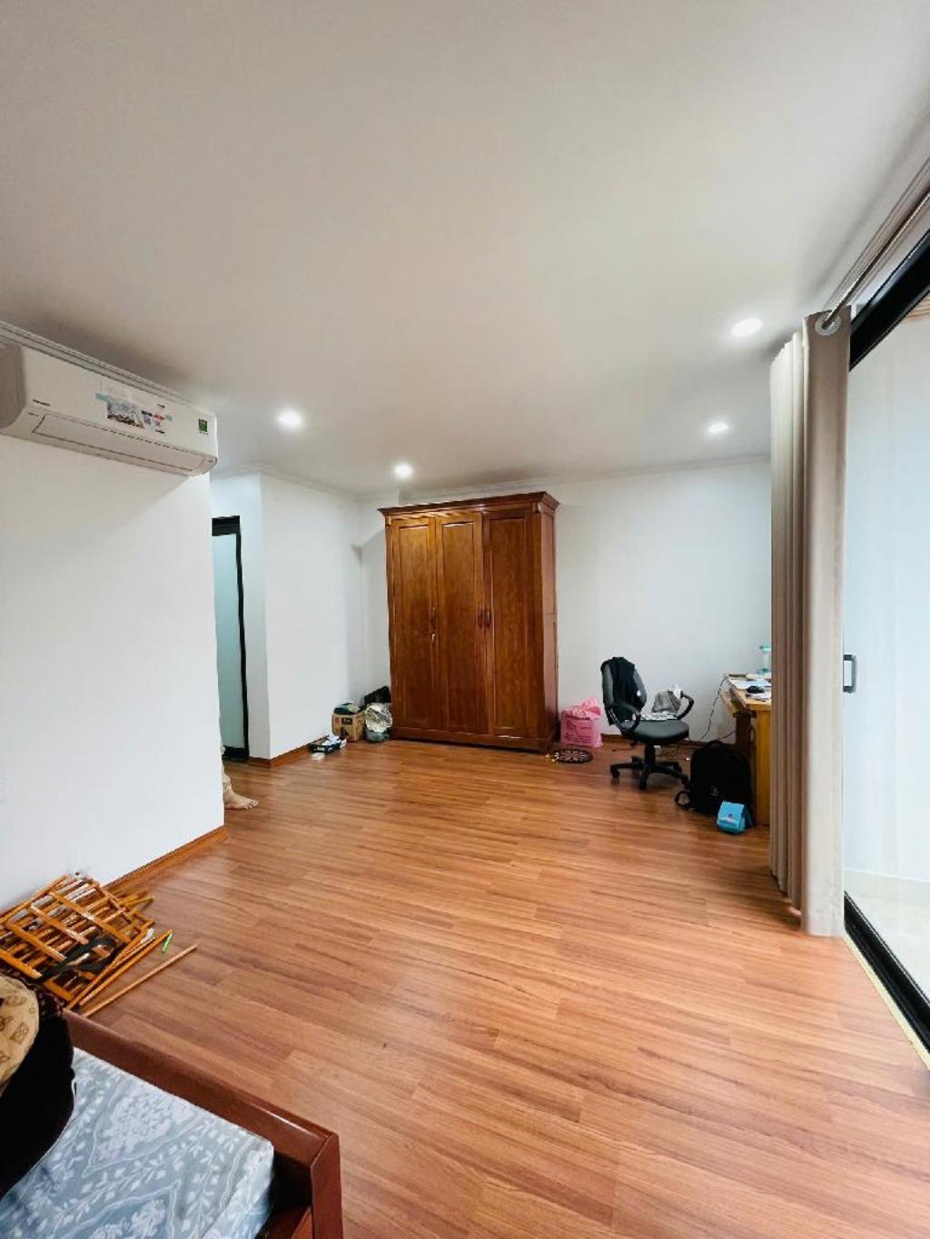 Bán nhà Yên Lạc - diện tích 150m2 7 tầng - Ô TÔ TẢI VÀO NHÀ - giá 52,5 tỷ