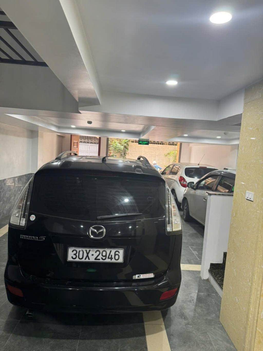 Bán nhà Yên Lạc - diện tích 150m2 7 tầng - Ô TÔ TẢI VÀO NHÀ - giá 52,5 tỷ