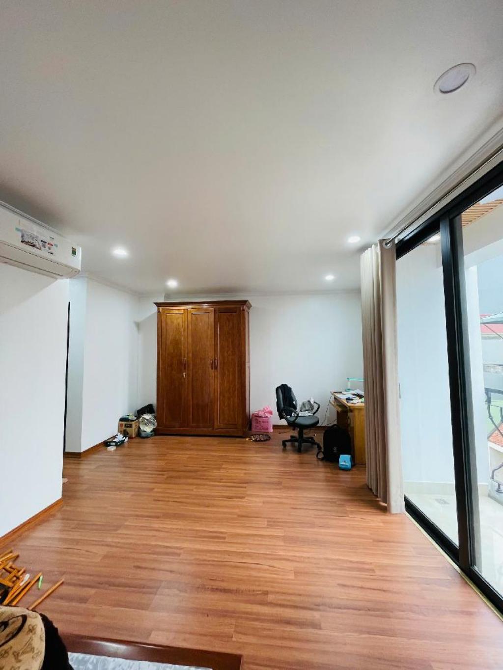 Bán nhà Yên Lạc - diện tích 150m2 7 tầng - Ô TÔ TẢI VÀO NHÀ - giá 52,5 tỷ