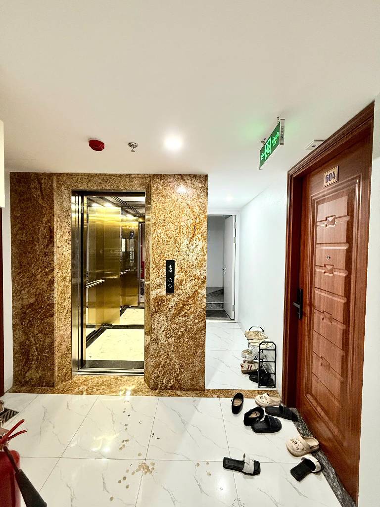 Bán nhà Khương Trung - diện tích 112m2 8 tầng - ô tô vào nhà - giá 37 tỷ