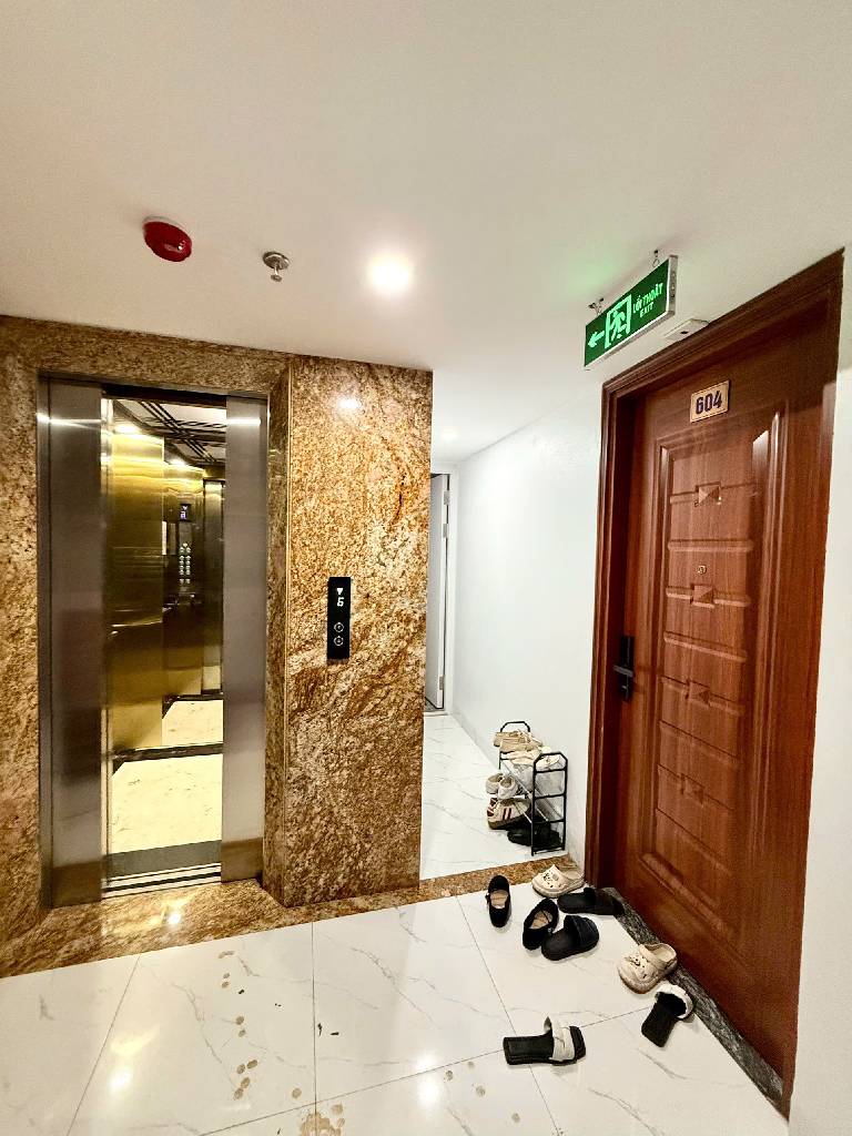 Bán nhà Khương Trung - diện tích 112m2 8 tầng - ô tô vào nhà - giá 37 tỷ