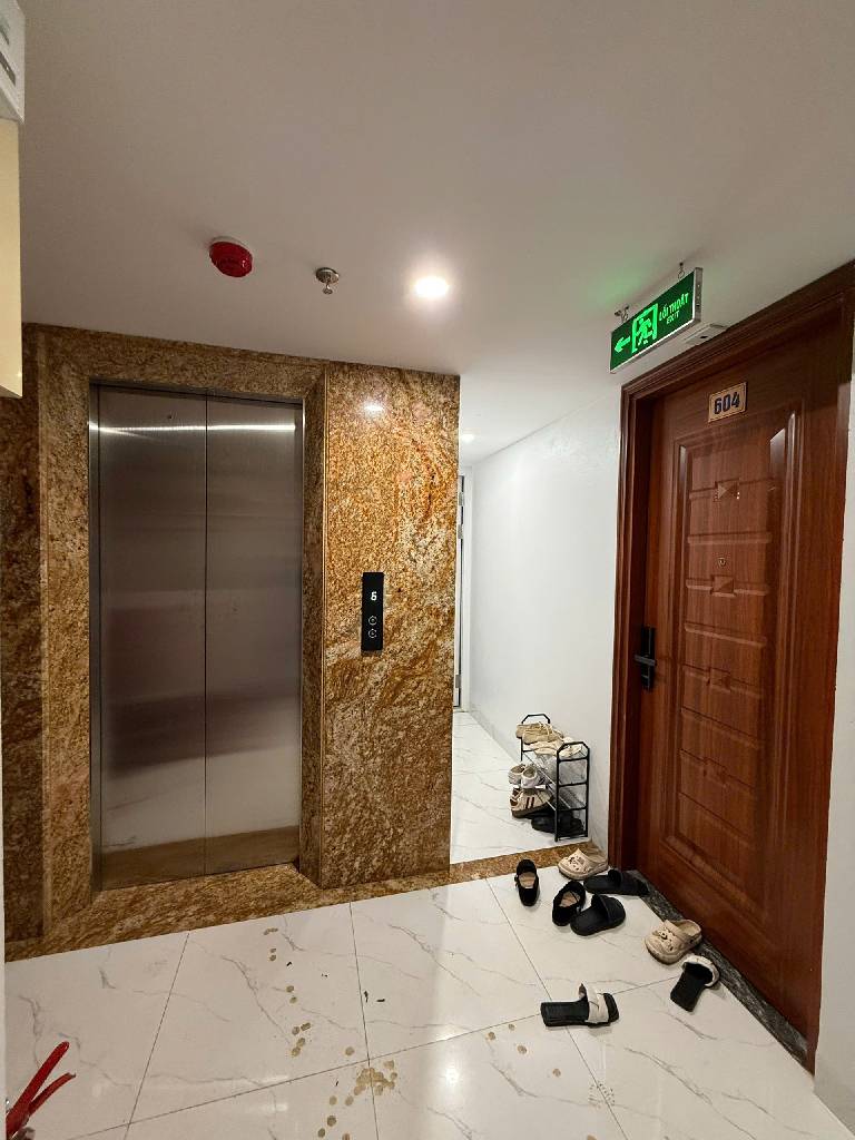 Bán nhà Khương Trung - diện tích 112m2 8 tầng - ô tô vào nhà - giá 37 tỷ