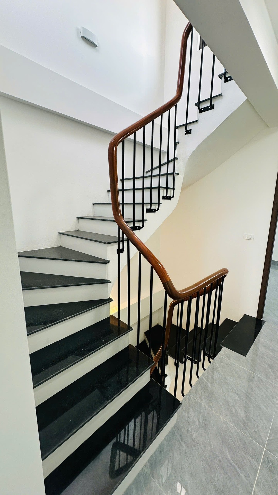 Bán nhà Thúy Lĩnh - diện tích 35m2 5 tầng - Nhà phân lô Hoàng Mai - giá 10,2 tỷ