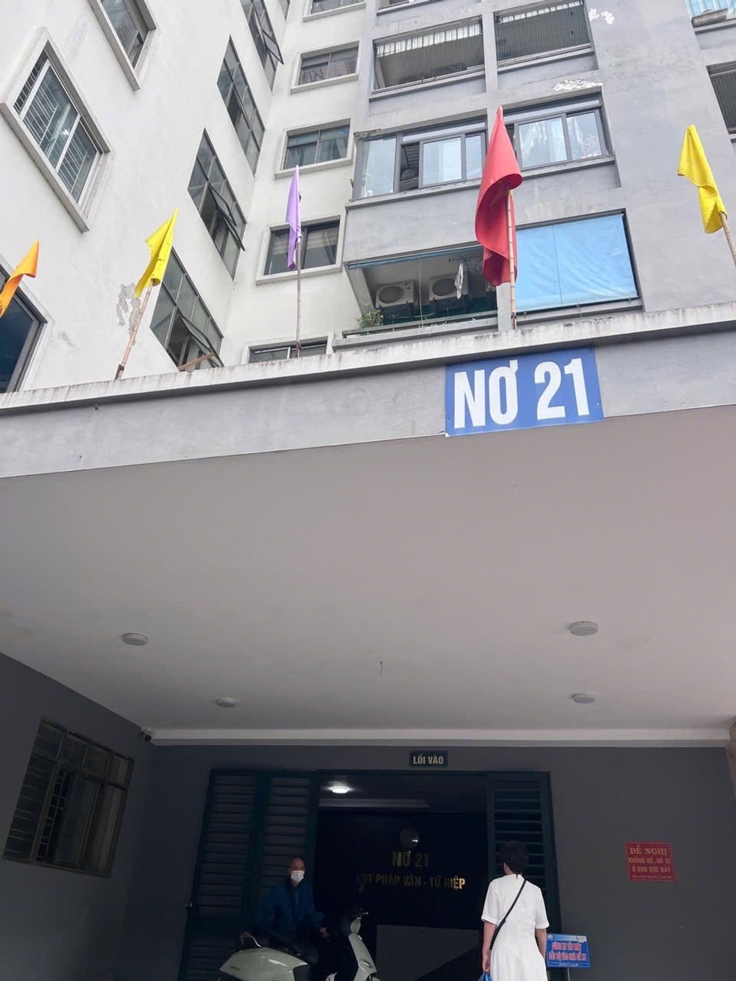 Bán nhà Nơ 21 KĐT Pháp Vân Trần Thủ Độ - diện tích 76m2 1 tầng - Căn hộ 3 phòng ngủ view vườn hoa thoáng mát - giá 5 tỷ