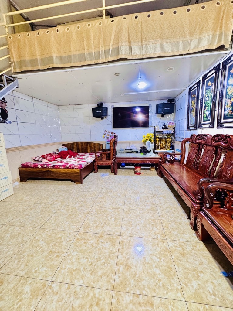 Bán nhà Hoàng Mai - diện tích 70m2 2.5 tầng - Gần trường chợ - giá 6,38 tỷ