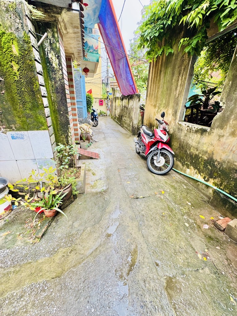 Bán nhà Hoàng Mai - diện tích 70m2 2.5 tầng - Gần trường chợ - giá 6,38 tỷ
