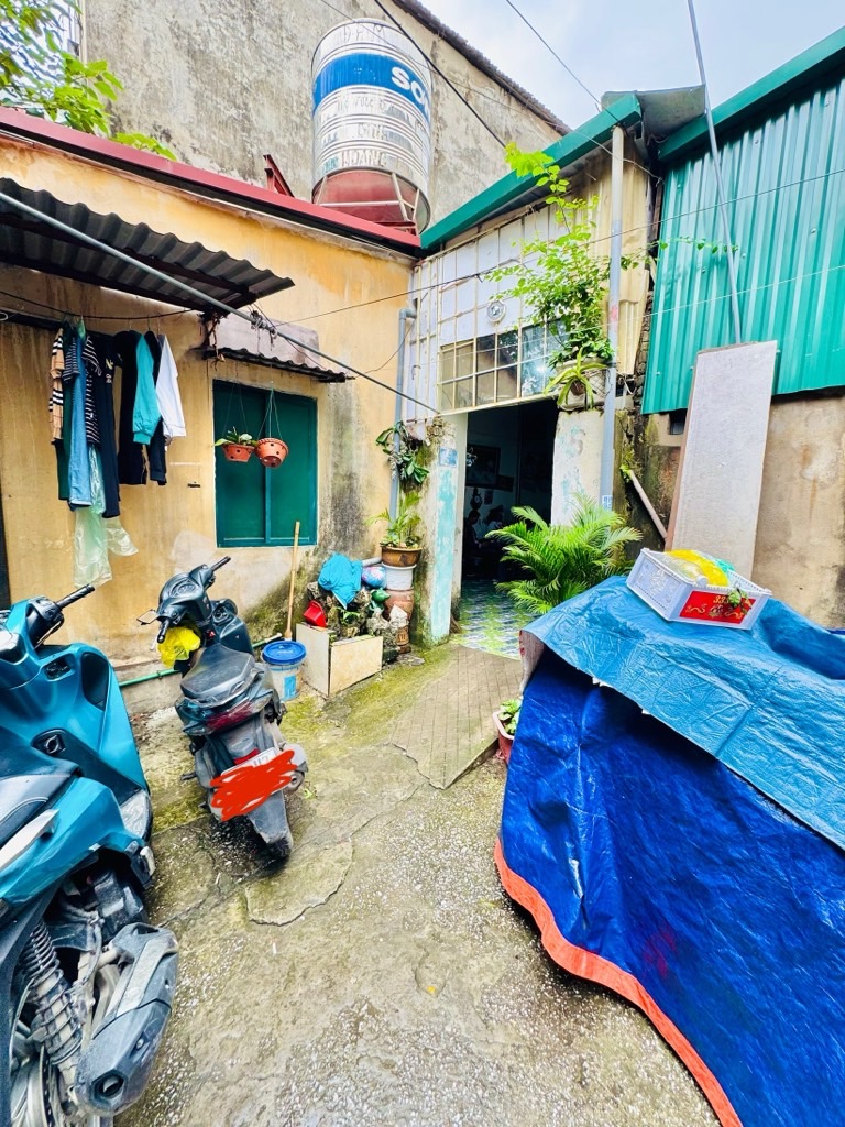 Bán nhà Hoàng Mai - diện tích 70m2 2.5 tầng - Gần trường chợ - giá 6,38 tỷ