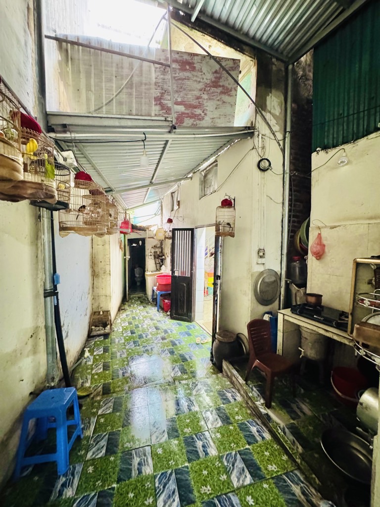 Bán nhà Hoàng Mai - diện tích 70m2 2.5 tầng - Gần trường chợ - giá 6,38 tỷ