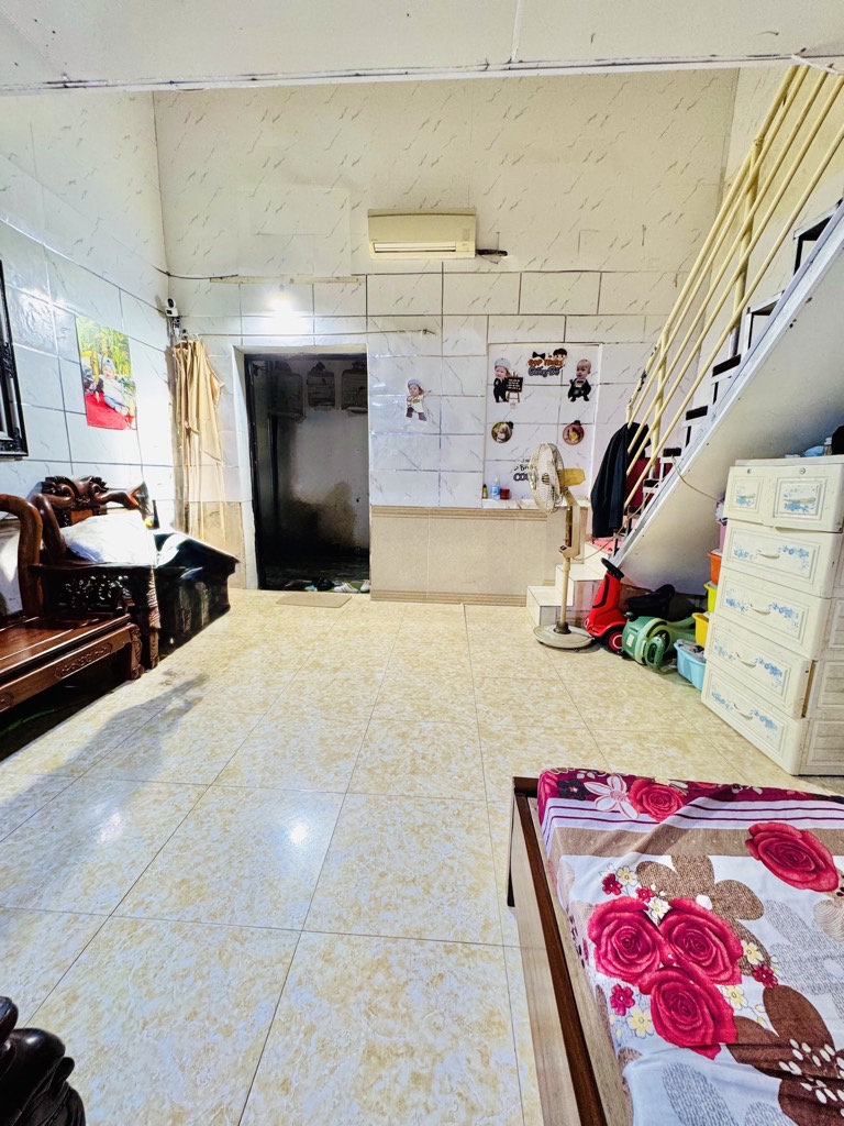 Bán nhà Hoàng Mai - diện tích 70m2 2.5 tầng - Gần trường chợ - giá 6,38 tỷ
