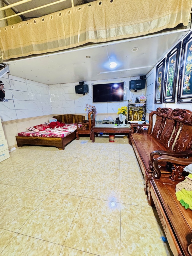 Bán nhà Hoàng Mai - diện tích 70m2 2.5 tầng - Gần trường chợ - giá 6,38 tỷ