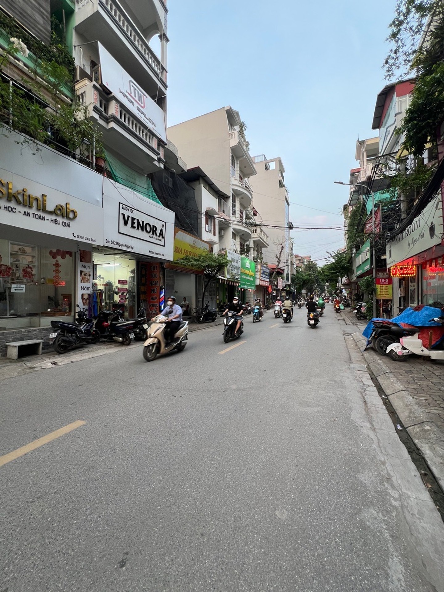 Bán nhà Nguyễn Ngọc Nại - diện tích 75m2 4 tầng - Mặt phố kinh doanh đỉnh - giá 25 tỷ