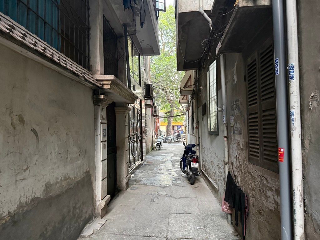 Bán nhà Hoàng Mai - diện tích 58m2 4 tầng - Ô tô đỗ tránh - giá 16 tỷ