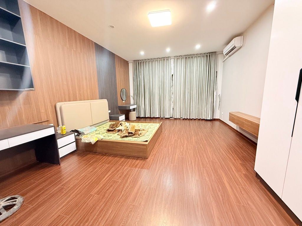 Bán nhà Hoàng Mai - diện tích 58m2 4 tầng - Ô tô đỗ tránh - giá 16 tỷ