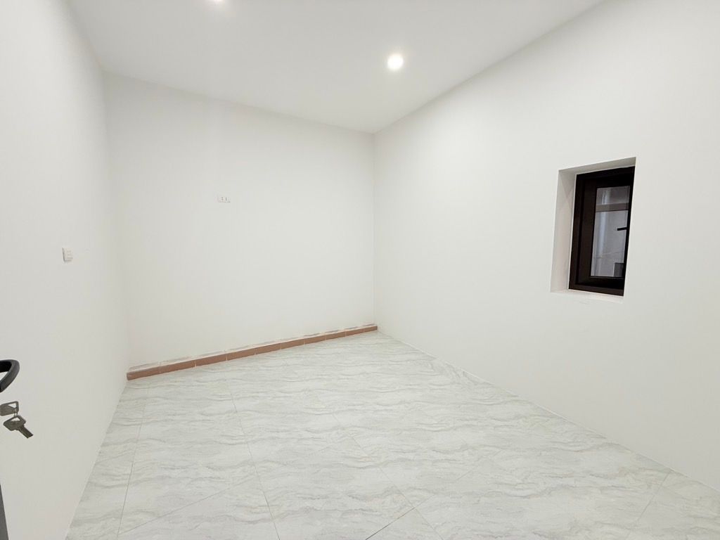 Bán nhà Hoàng Mai - diện tích 58m2 4 tầng - Ô tô đỗ tránh - giá 16 tỷ