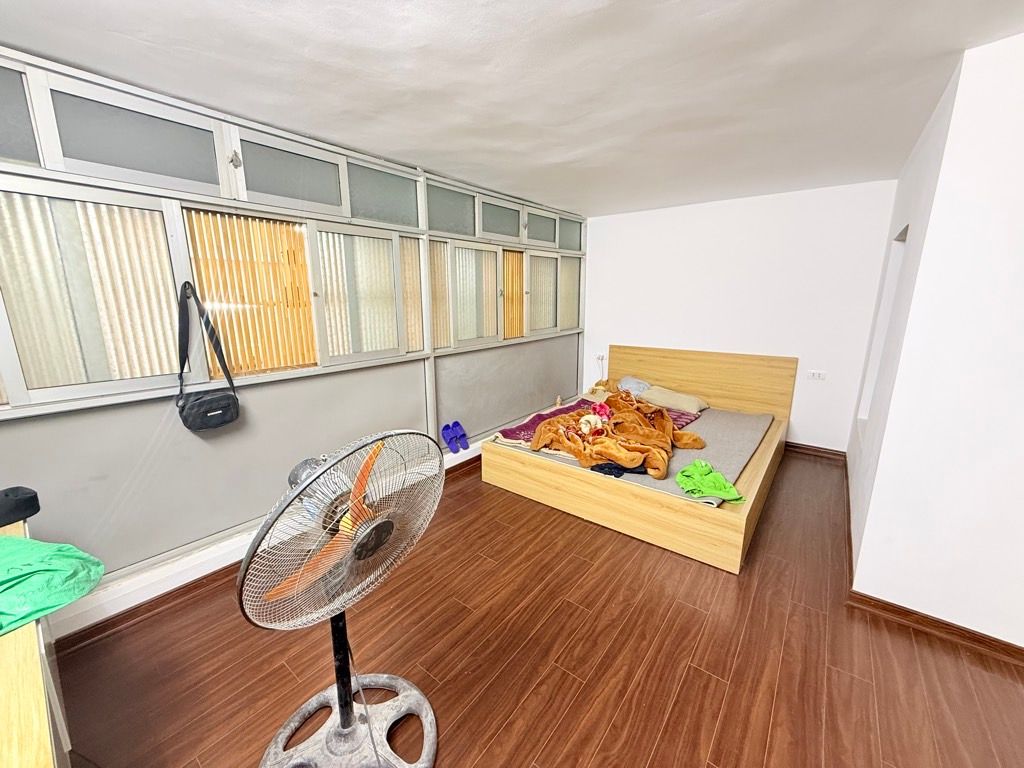 Bán nhà Hoàng Mai - diện tích 58m2 4 tầng - Ô tô đỗ tránh - giá 16 tỷ