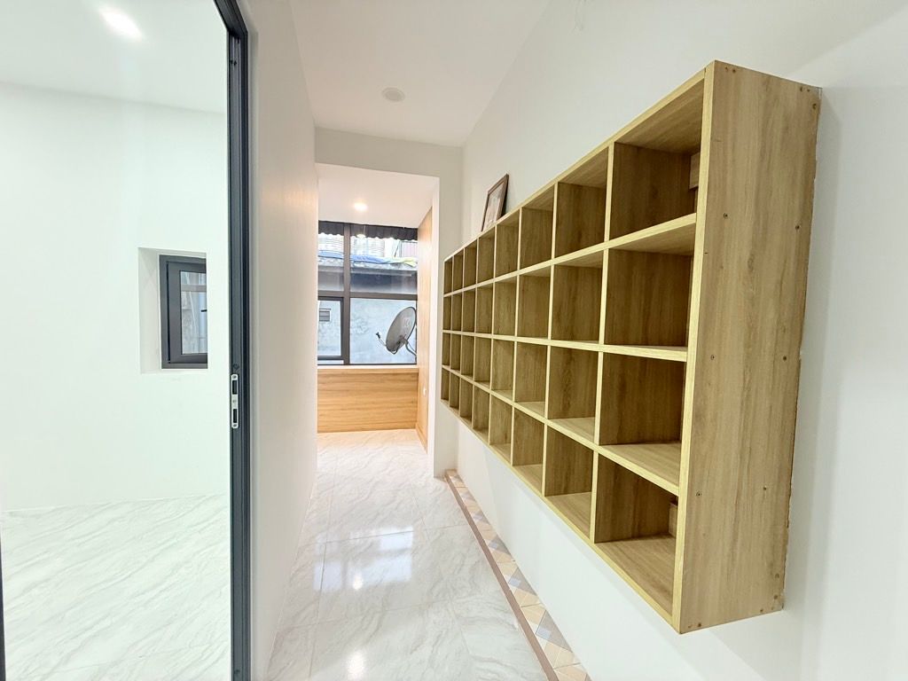 Bán nhà Hoàng Mai - diện tích 58m2 4 tầng - Ô tô đỗ tránh - giá 16 tỷ