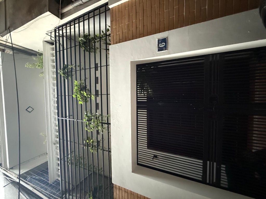 Bán nhà Hoàng Mai - diện tích 58m2 4 tầng - Ô tô đỗ tránh - giá 16 tỷ