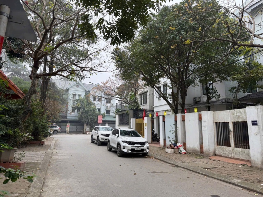 Bán nhà Viglacera Đại Mỗ - diện tích 165m2 3 tầng - Biệt thự nhà vườn hoàn thiện cơ bản - giá 38 tỷ