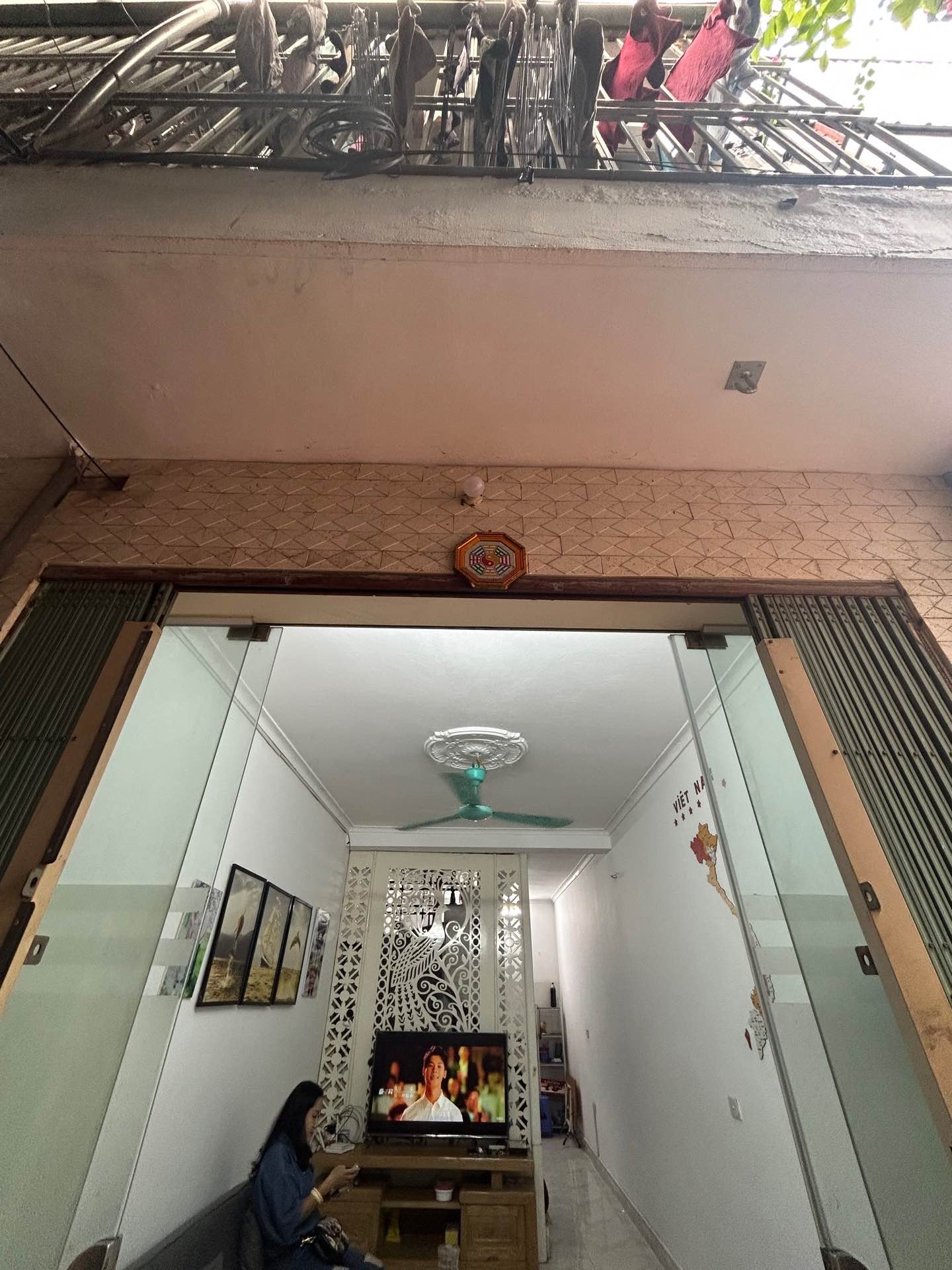 Bán nhà Đông Thiên - diện tích 30m2 2 tầng - Nhà đẹp, ngõ thông - giá 2,65 tỷ