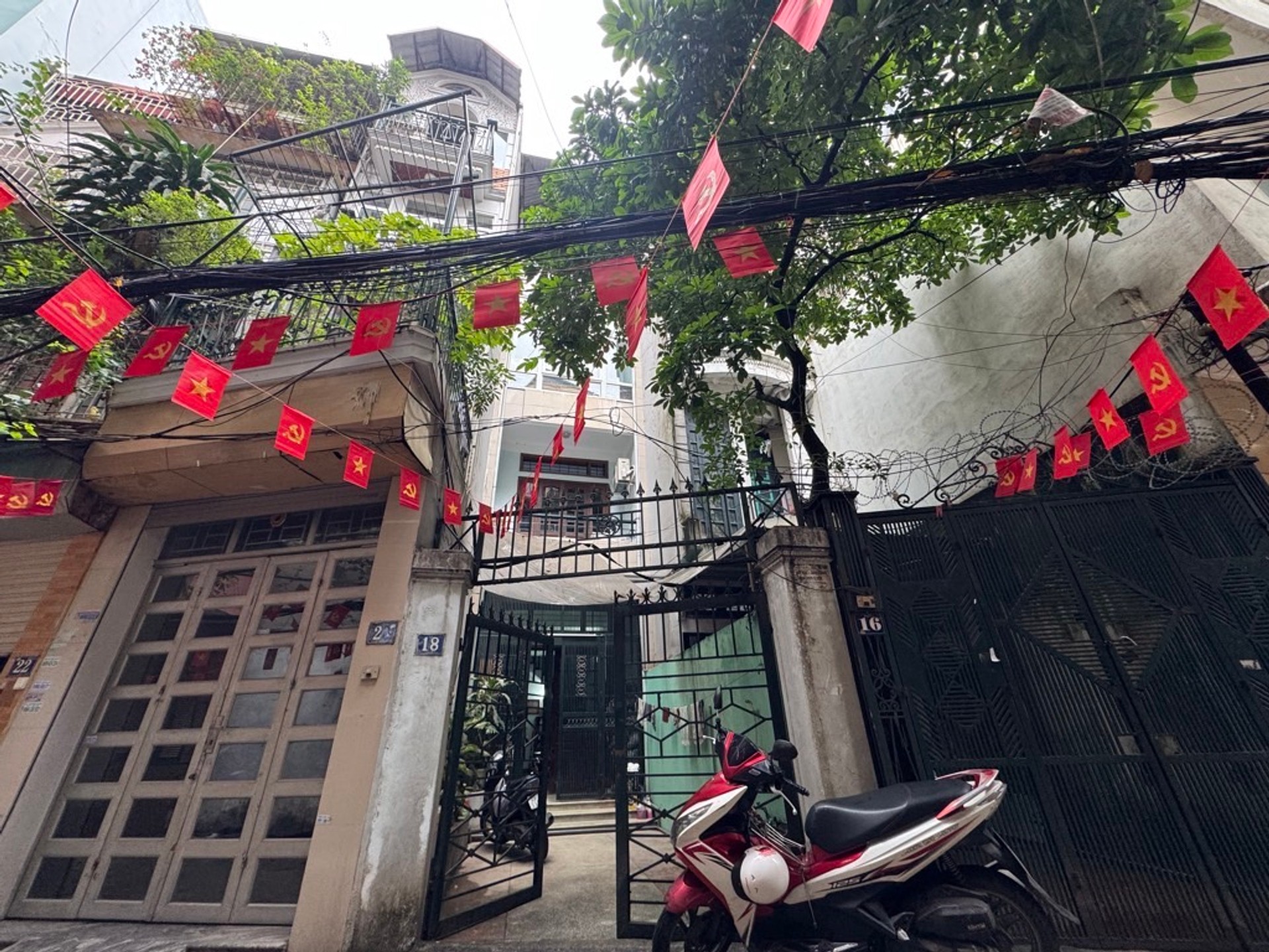 Bán nhà La Thành - diện tích 95m2 4 tầng - Ô tô tránh - giá 29 tỷ