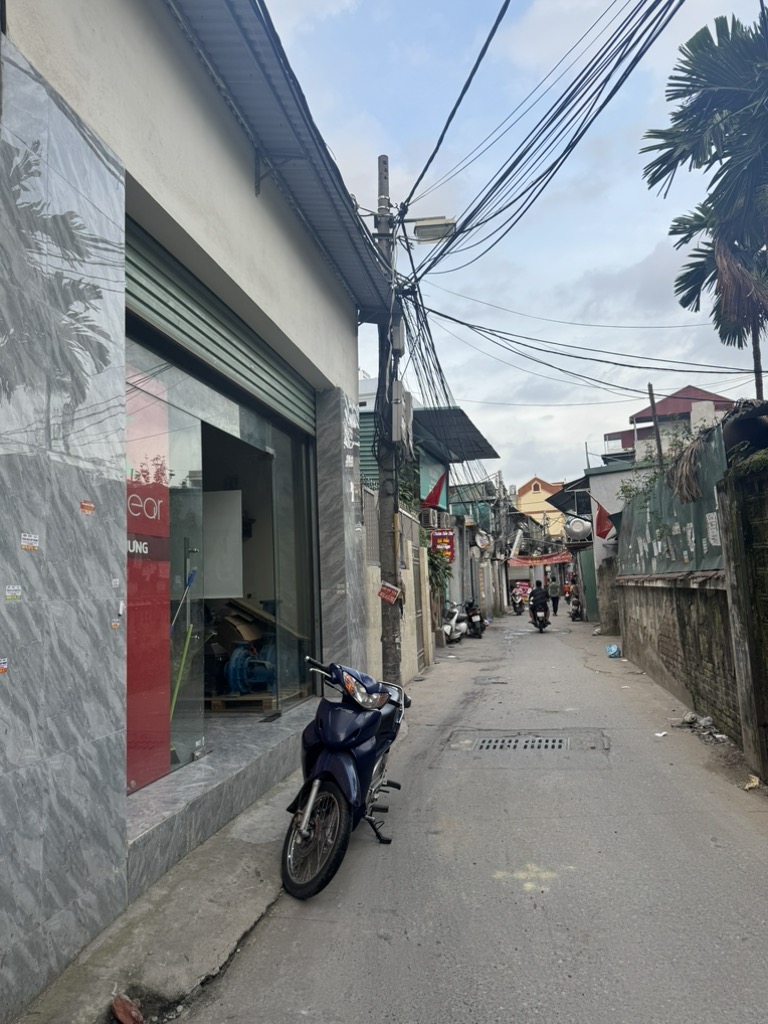 Bán nhà Vĩnh Hưng - diện tích 100m2 2 tầng - Vị trí đẹp, ngõ thông xe hơi - giá 9,8 tỷ