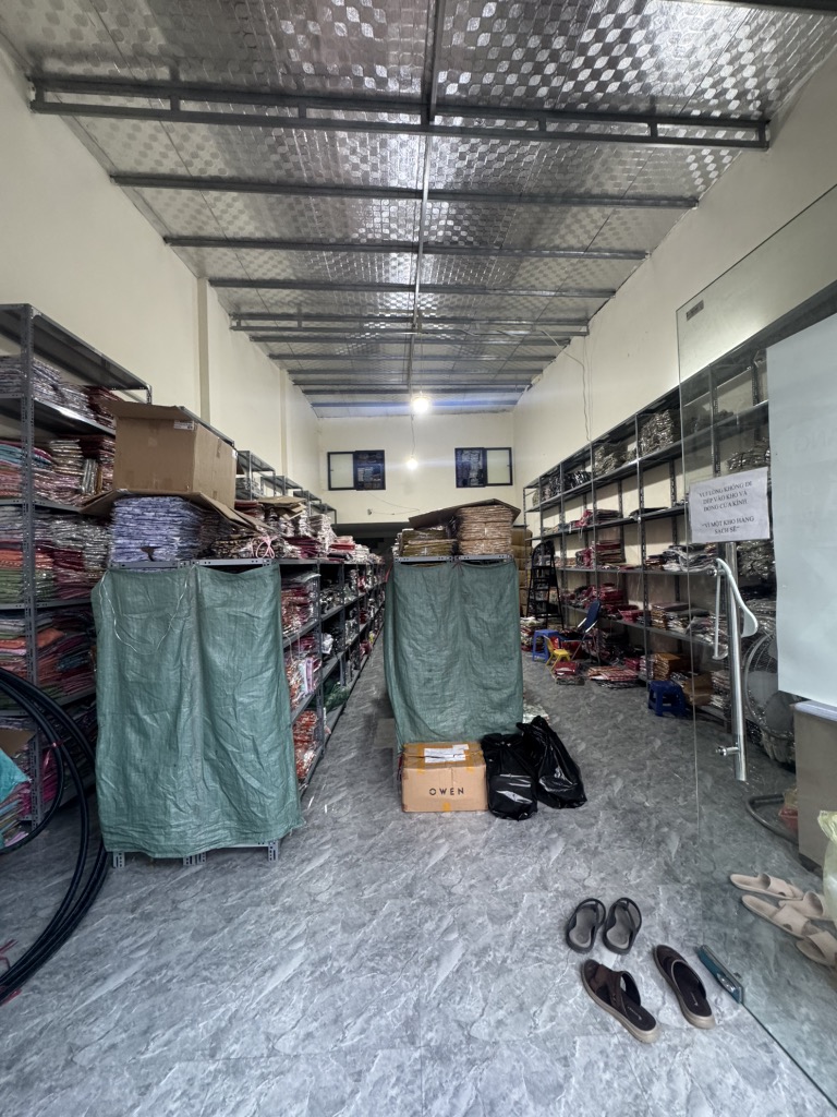 Bán nhà Vĩnh Hưng - diện tích 100m2 2 tầng - Vị trí đẹp, ngõ thông xe hơi - giá 9,8 tỷ