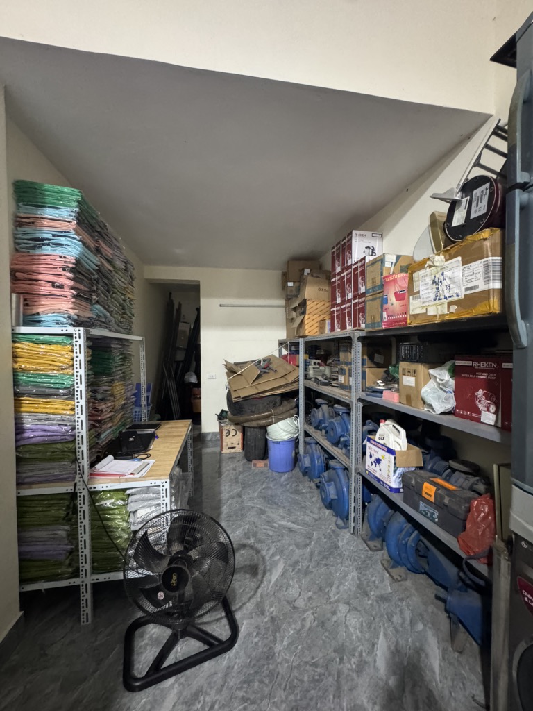 Bán nhà Vĩnh Hưng - diện tích 100m2 2 tầng - Vị trí đẹp, ngõ thông xe hơi - giá 9,8 tỷ