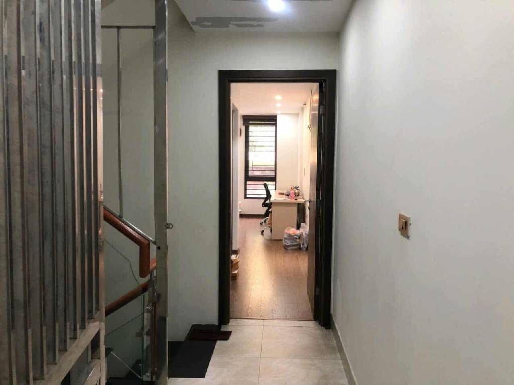 Bán nhà Tạ Quang Bửu - diện tích 70m2 6 tầng - ô tô tránh - giá 31 tỷ