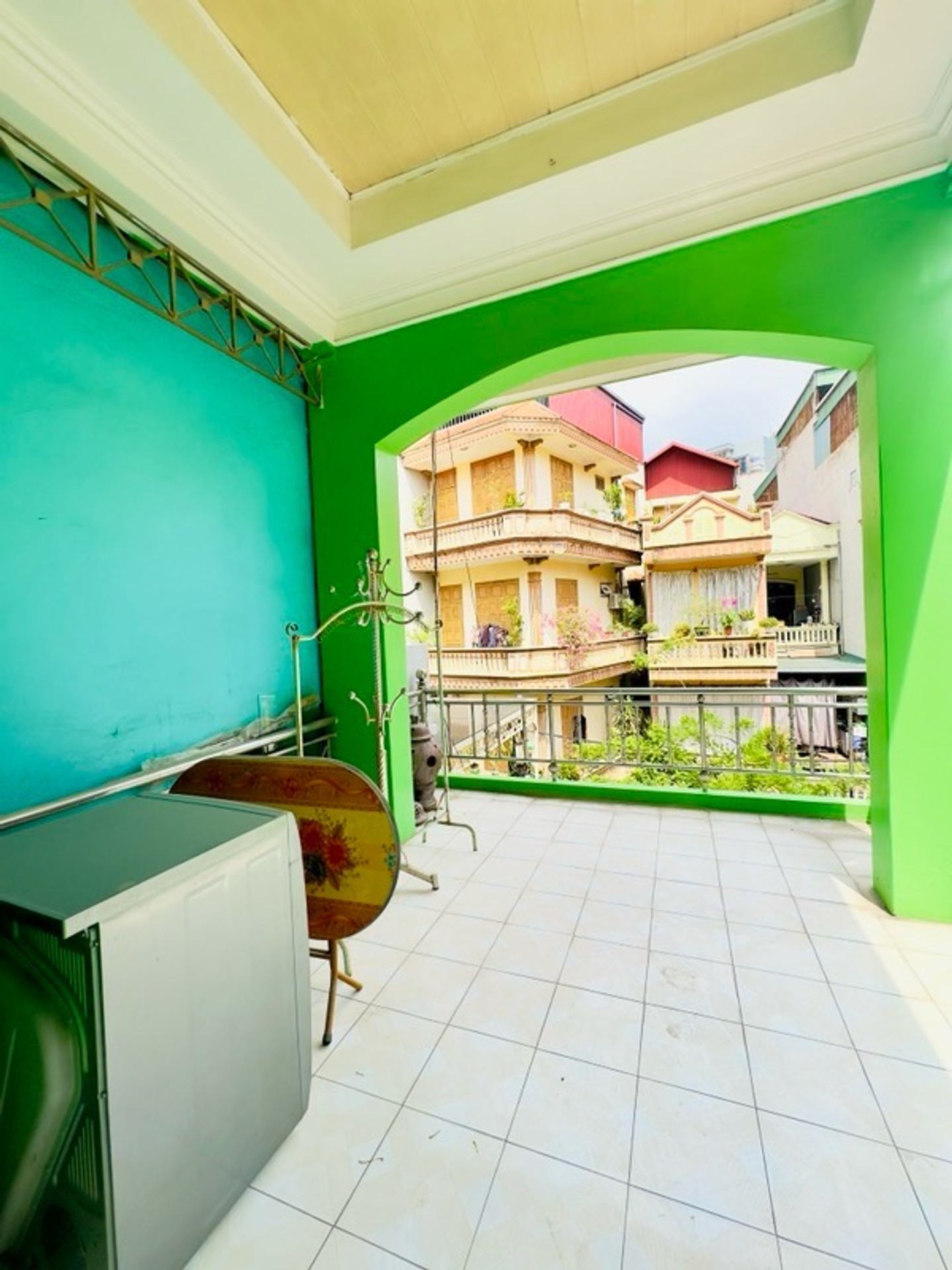 Bán nhà Bùi Xương Trạch - diện tích 82m2 3 tầng - ô tô tránh - giá 18,5 tỷ