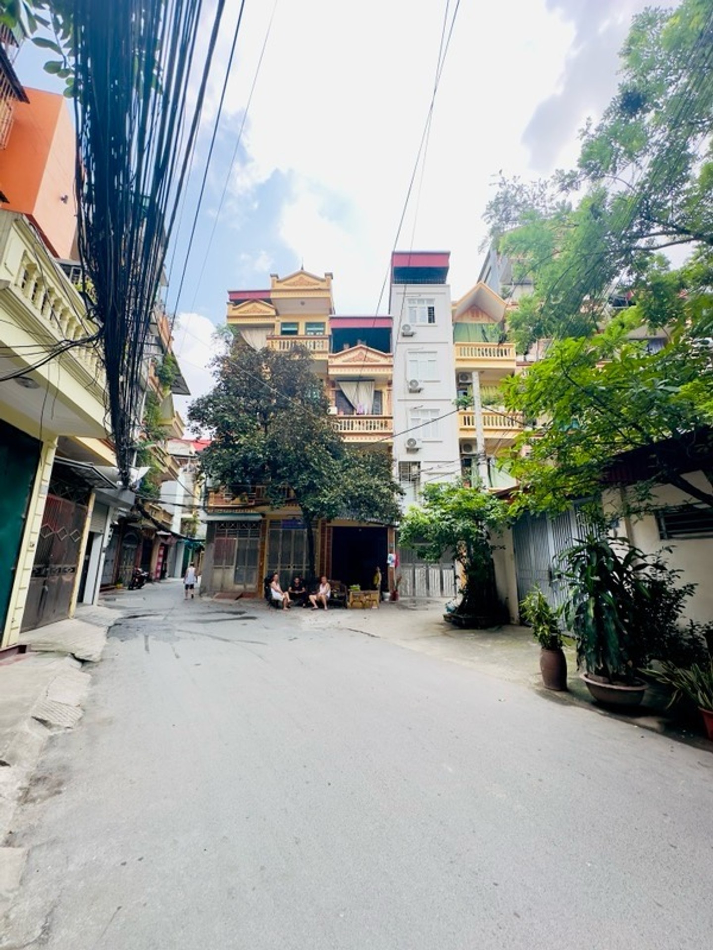 Bán nhà Bùi Xương Trạch - diện tích 82m2 3 tầng - ô tô tránh - giá 18,5 tỷ