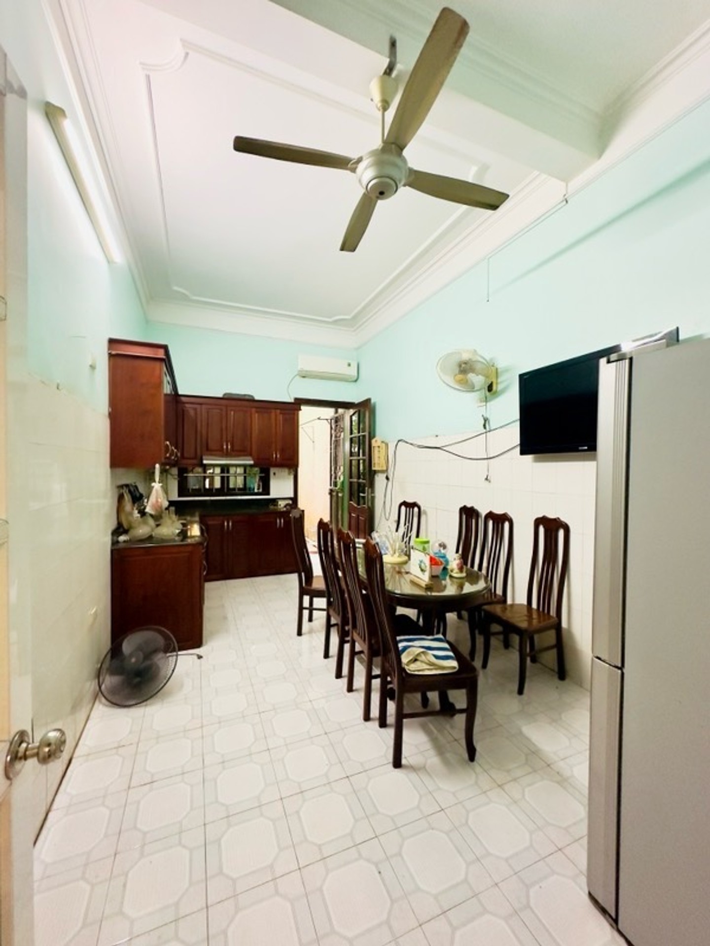 Bán nhà Bùi Xương Trạch - diện tích 82m2 3 tầng - ô tô tránh - giá 18,5 tỷ