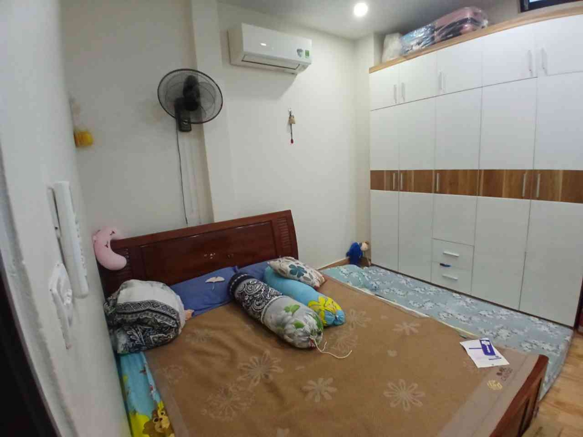 Bán nhà Lĩnh Nam - diện tích 30m2 3 tầng - Nhà đẹp hiếm có - giá 4 tỷ