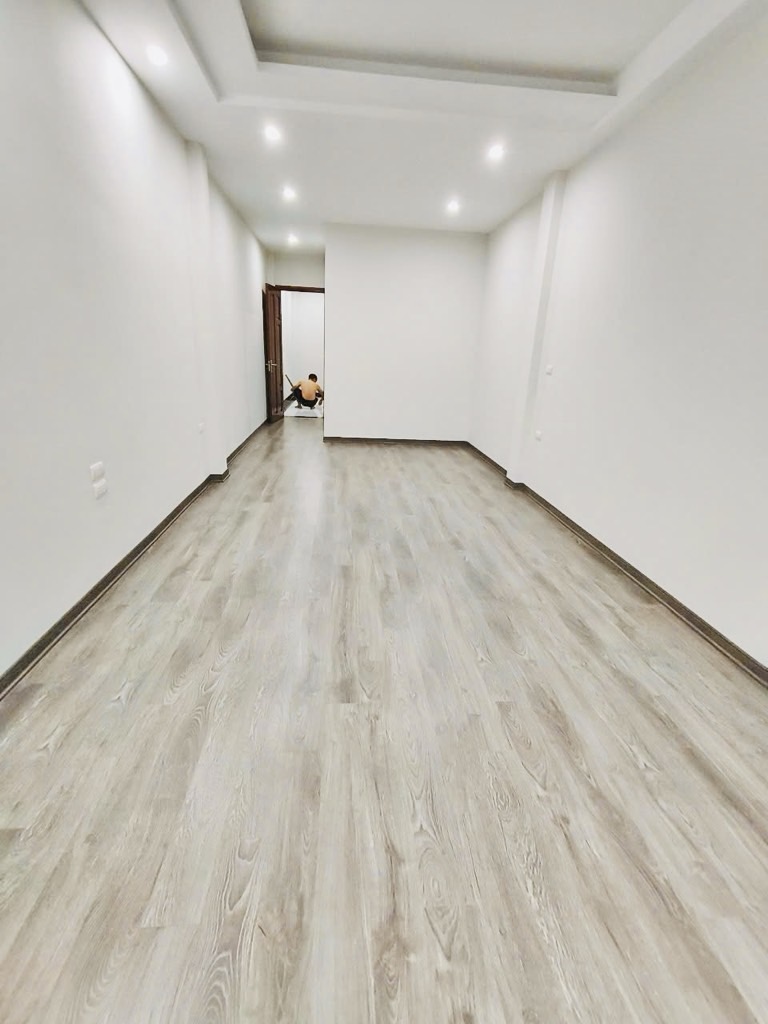Bán nhà Hoàng Mai - diện tích 48m2 7 tầng - Mặt ngõ thông kinh doanh - giá 15,2 tỷ