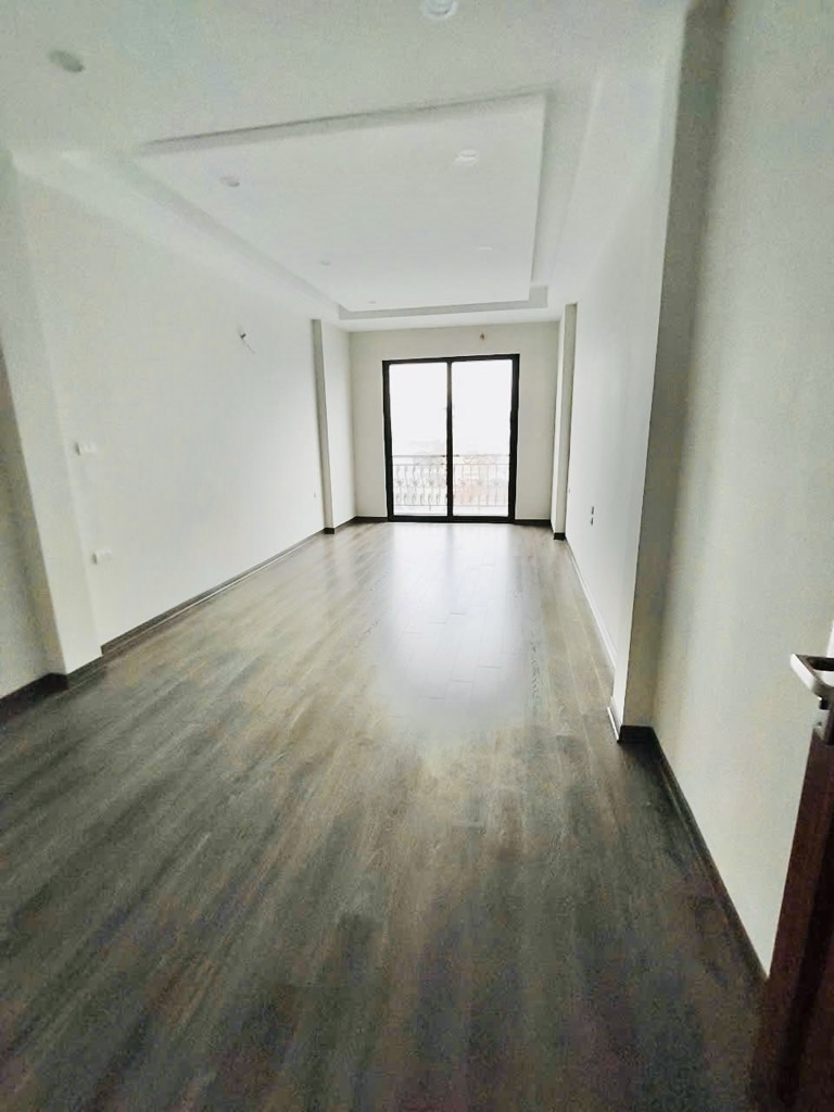 Bán nhà Hoàng Mai - diện tích 48m2 7 tầng - Mặt ngõ thông kinh doanh - giá 15,2 tỷ