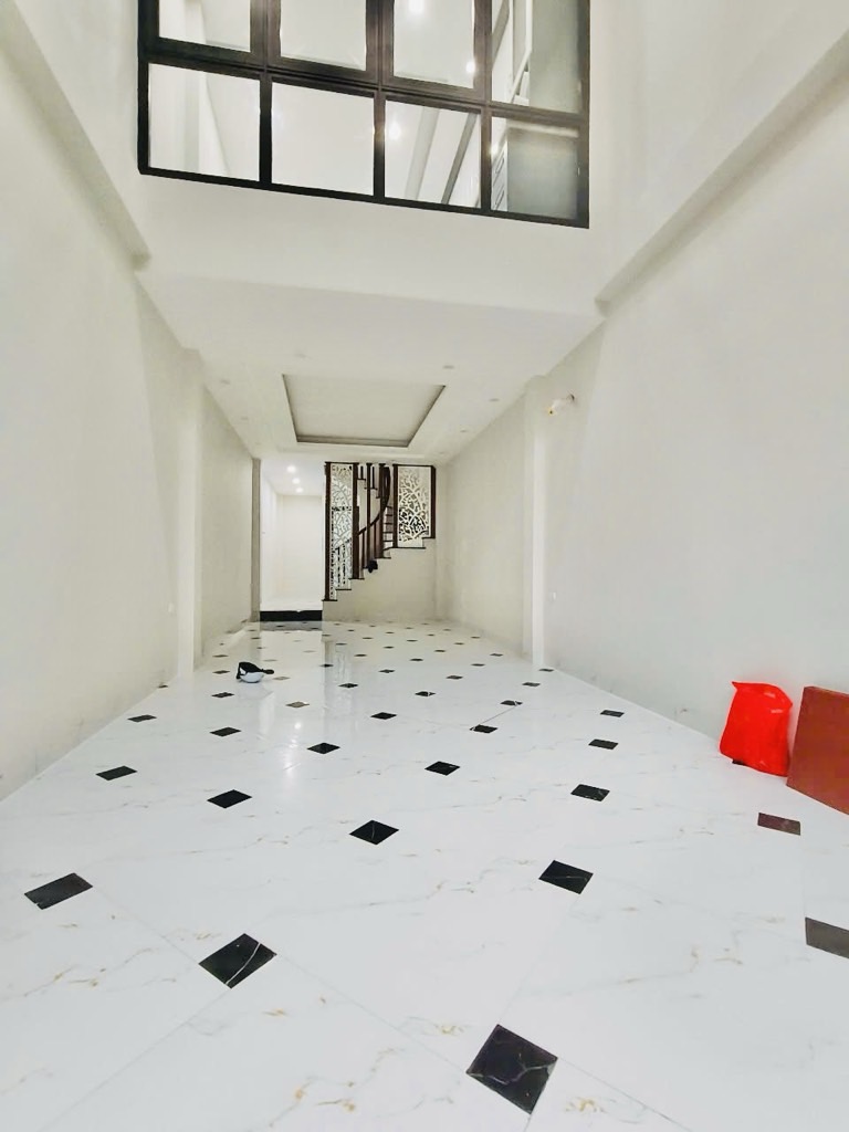 Bán nhà Hoàng Mai - diện tích 48m2 7 tầng - Mặt ngõ thông kinh doanh - giá 15,2 tỷ